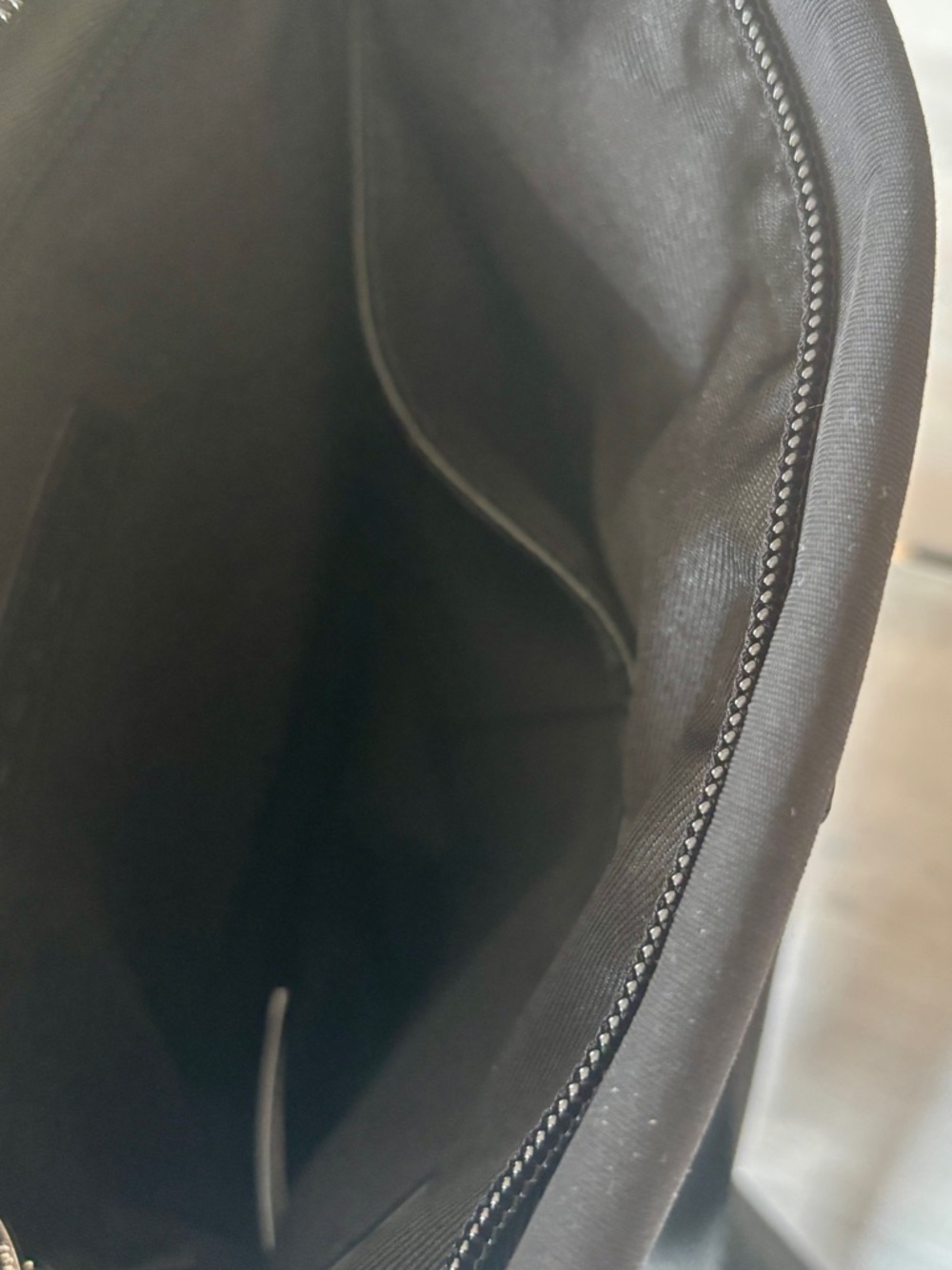 Black Bugatti Recycled Nylon Crossbody Bag with Adjustable Strap. NEW ❤️ - Picture 8 of 11